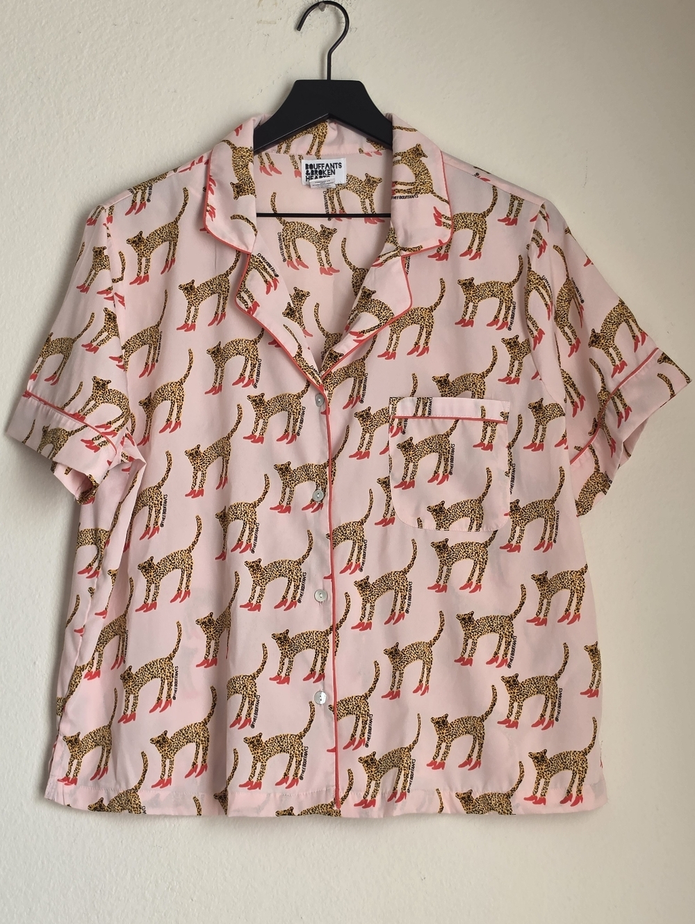 Bouffants & Broken Hearts Leopard Heels Pink Pajama Top Button Down Size Large